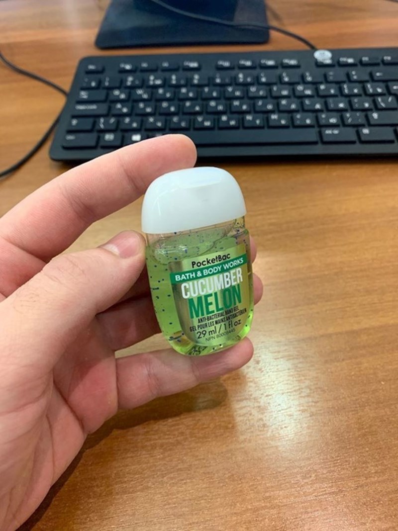 Bio je uvjeren da je ponio bežične slušalice