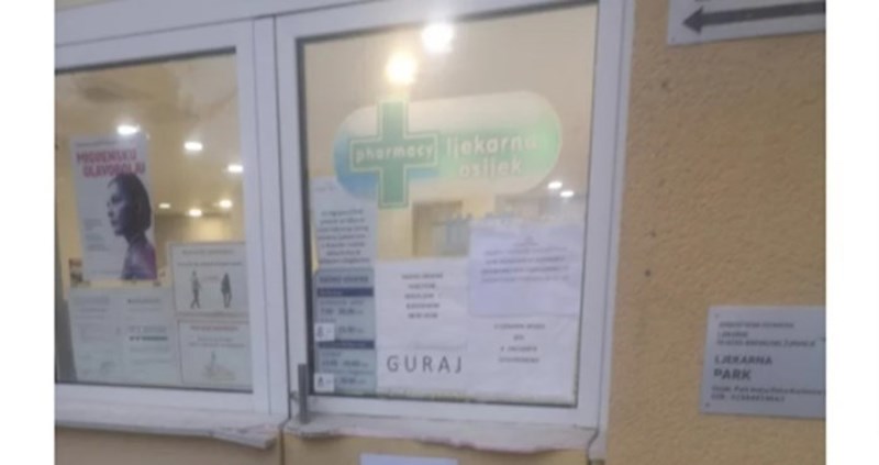 Ulaz u ovu ljekarnu u Osijeku glavni je sprd danas na Redditu, odmah će vam biti jasno zašto
