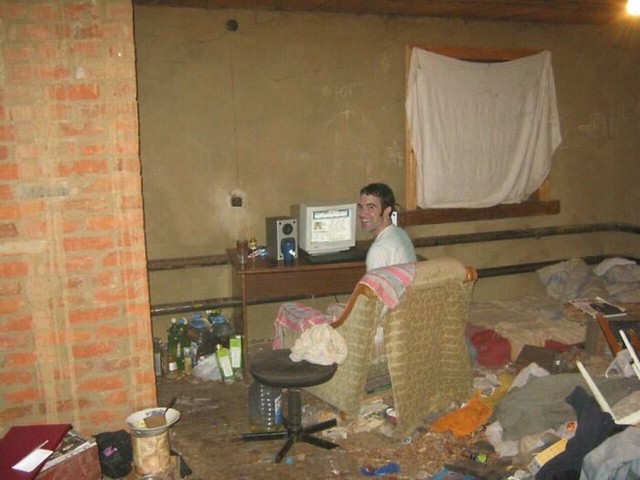 Tom iz MySpacea u svojoj sobi
