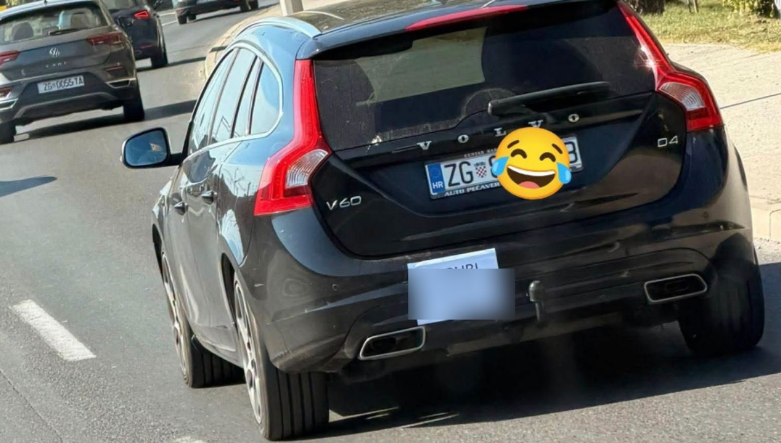 Zagrepčanin je nasmijao čitav grad natpisom na autu. Pogledajte što je poručio