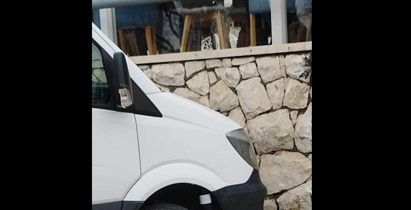 Navikli smo na lude stvari u Splitu, ali ovaj parking je van konkurencije. Morate ga vidjeti!