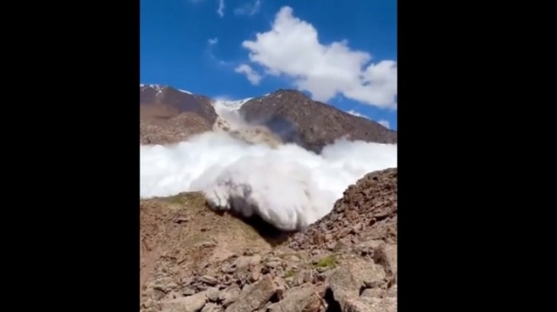 Tip je objavio nevjerojatnu snimku lavine u Kirgistanu i komentarom nasmijao sve Hrvate