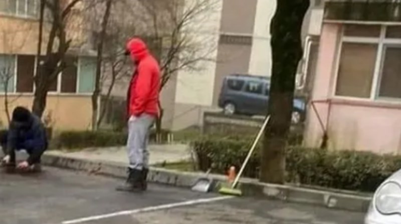 Ovog ima samo na Balkanu! Ostat ćete u šoku kad vidite što su ova dvojica radila nasred parkinga