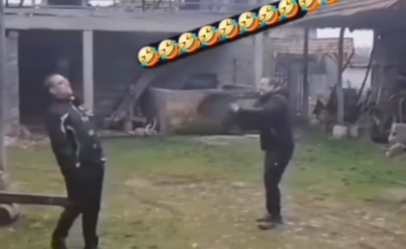 Snimka novogodišnjeg vatrometa za sirotinju iz Srbije je totalni hit, ljudi umiru od smijeha