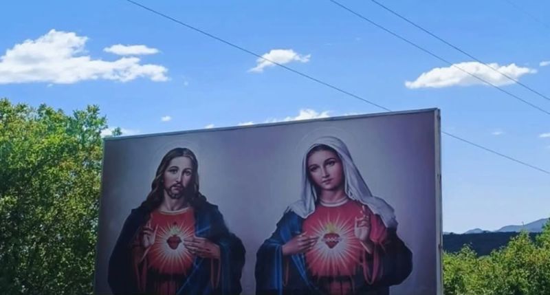 Na cesti u Dalmaciji osvanuo je vrlo neobičan plakat, morate vidjeti poruku koju šalje