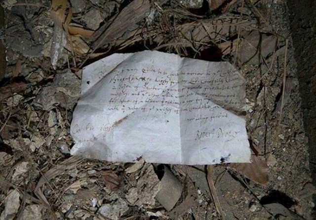 Ispod drvenih greda pronašla je šoping listu staru 150 godina