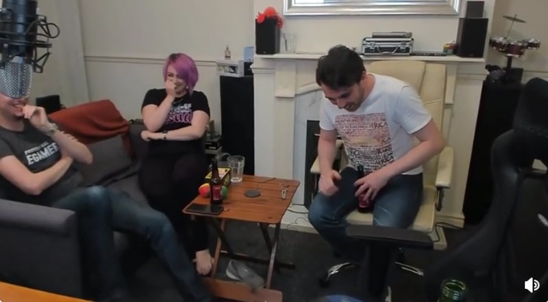 Evo što se dogodi kad grupa ljudi s Tourettovim sindrom krene snimati podcast. Video je viralni hit!