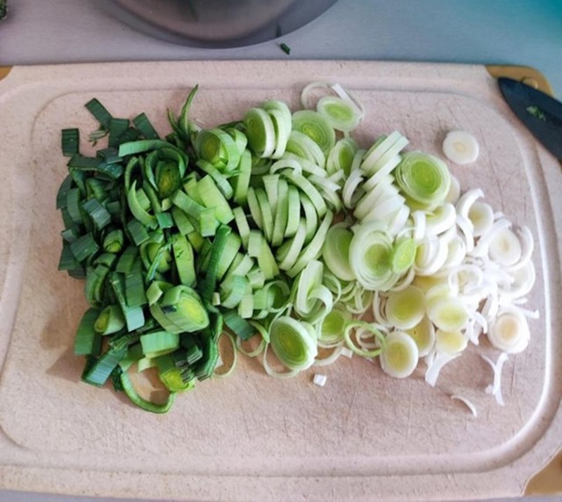 Ovaj poriluk i nijanse zelene su nešto što mi je danas izazvala sreću prije kuhanja.