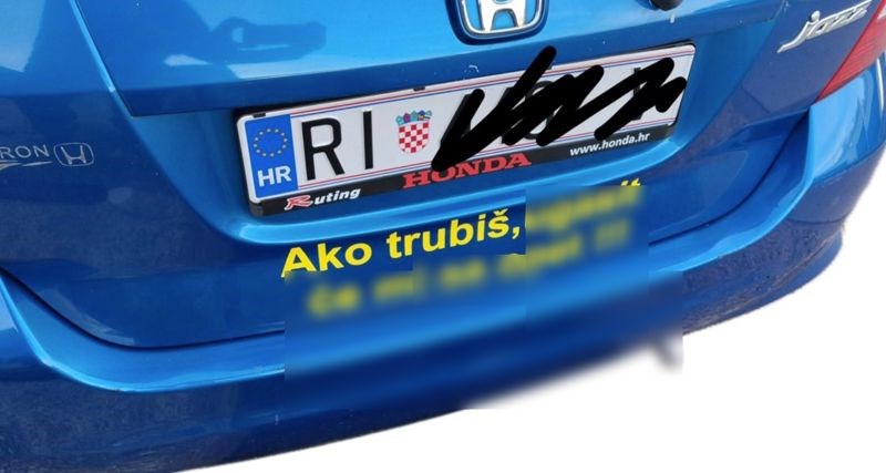 Riječanka je stavila genijalan natpis na svoj auto, nakon ovog joj više nitko ne trubi