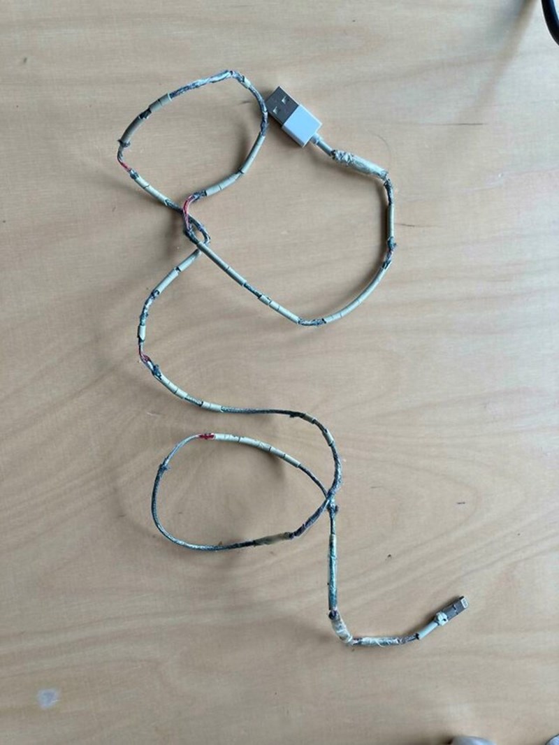 Pitao me da mu posudim punjač, ovakvog ga je vratio