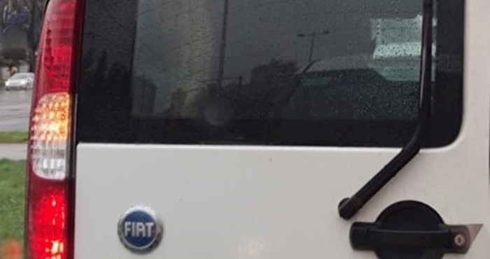 Netko u Zagrebu markerom dodaje jednu riječ na automobile marke Fiat, prilično je smiješno