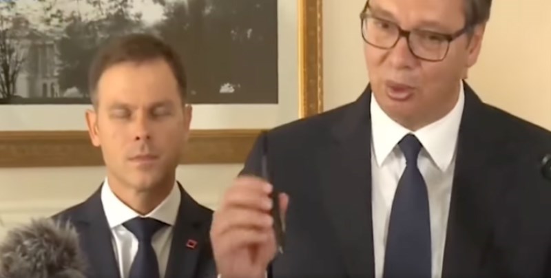 Širi se video Vučića koji objašnjava kako mu je Trump poklonio kemijsku, ovo baš morate vidjeti!