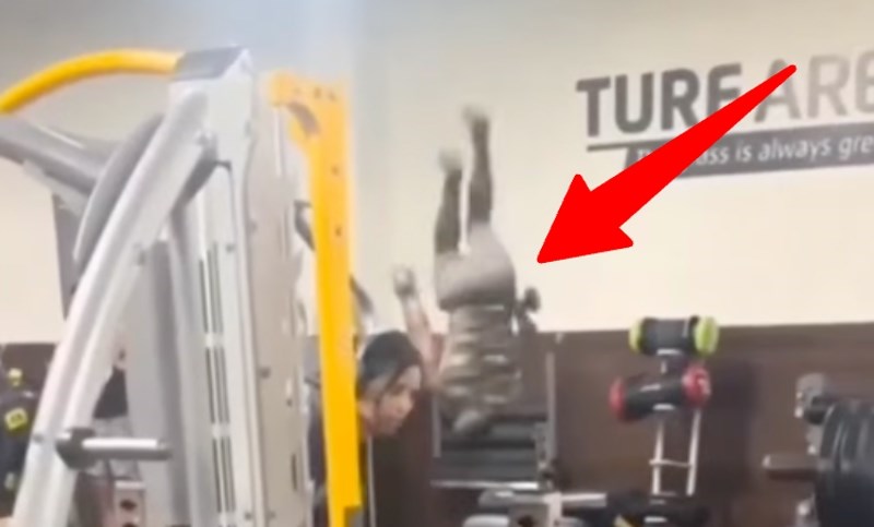 Širi se najluđa snimka iz teretane ikad, jednostavno morate pogledati da povjerujete kako tip vježba