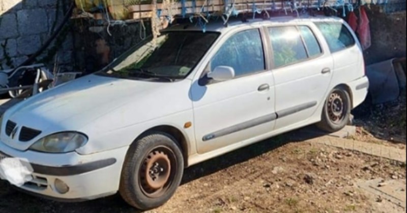 Fotka iz Makarske je apsolutni hit, nitko ne može vjerovati što je čovjek natovario na automobil