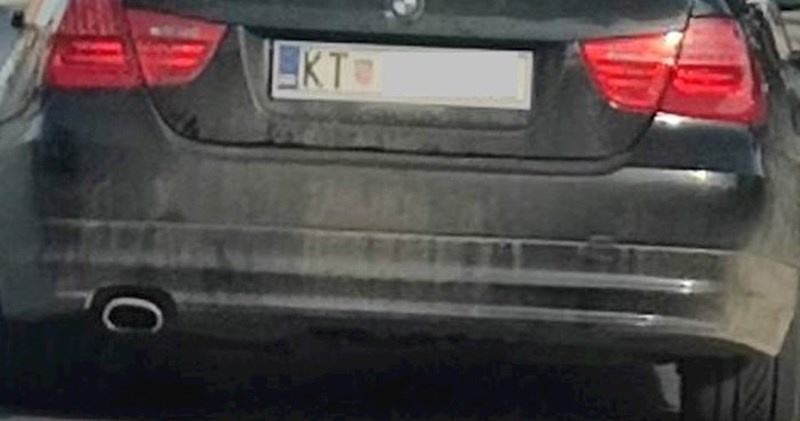 Ekipu na Fejsu nasmijao neobičan detalj u autu jednog vozača iz Kutine, pogledajte čega se dosjetioN