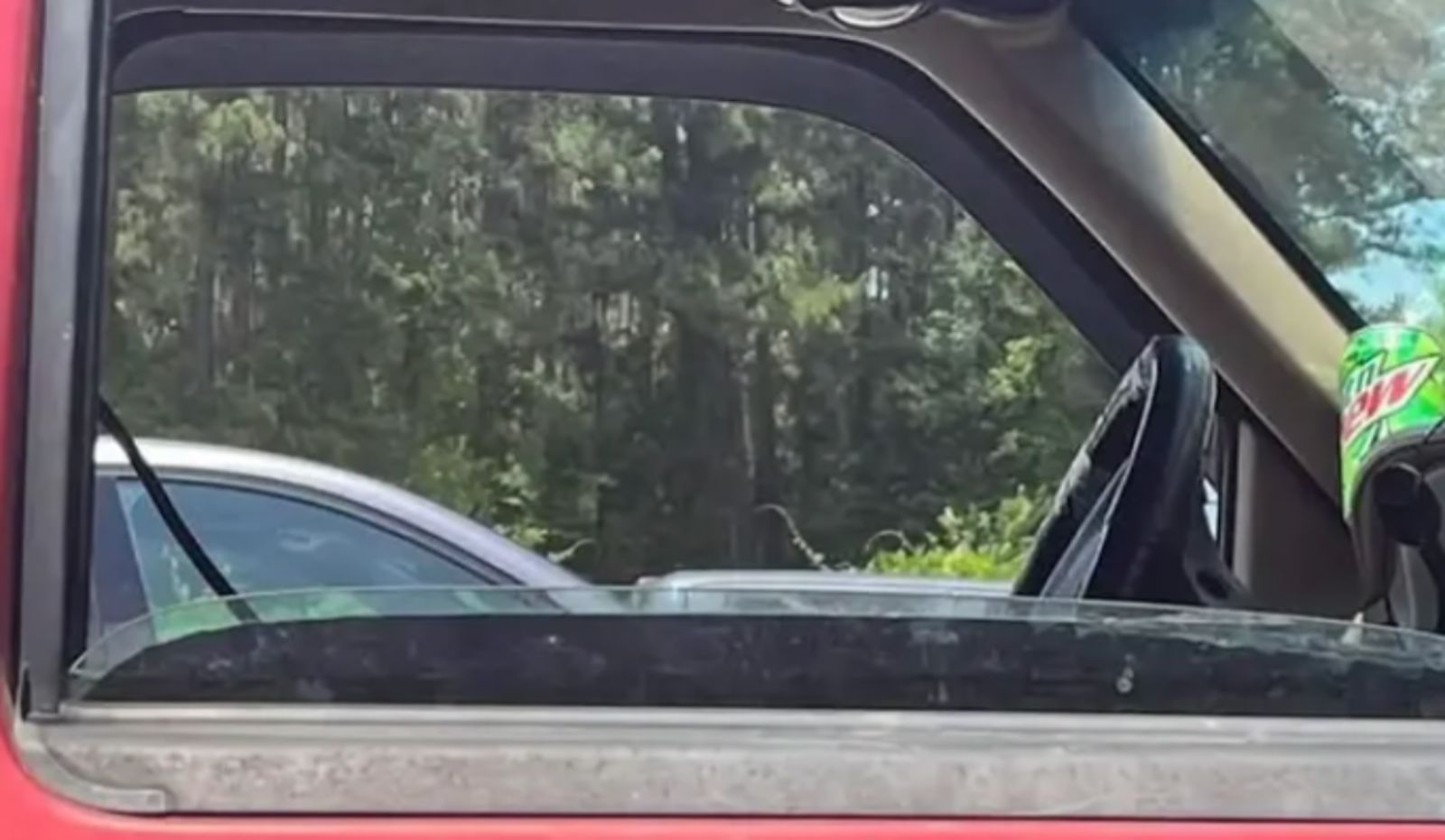 Je li ovo najbalkanskiji izum u povijesti? Morate vidjeti što je tip stavio u auto umjesto klime