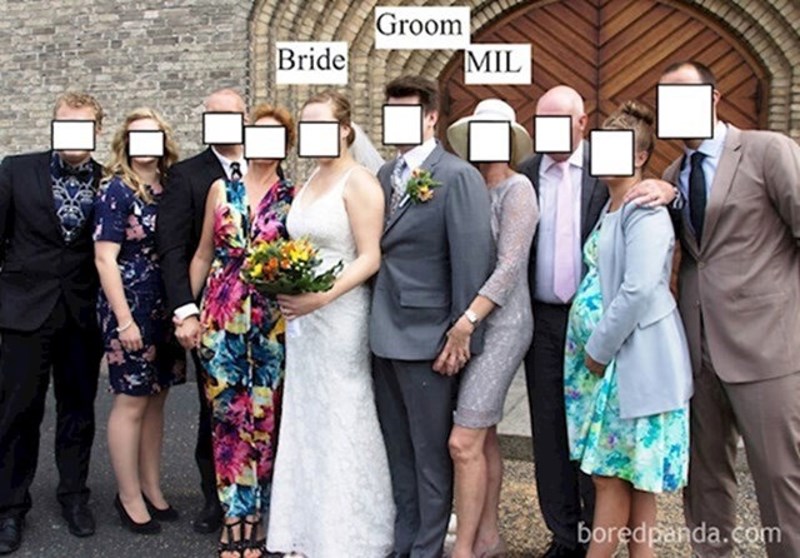 Ovo je naša fotka s vjenčanja, svekrva je jasno dala do znanja kome njen sin pripada