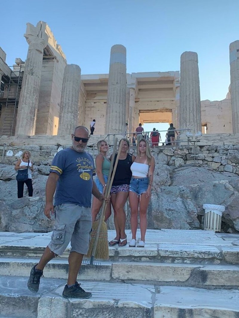 Čekale smo trenutak da nema turista i namjestile kameru