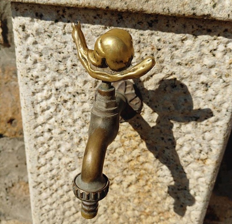 Ova slavina u obliku puža i dalje sjaji nakon toliko godina