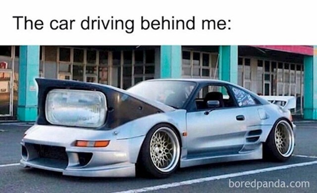 Auto iza mene kad vozim po noći: