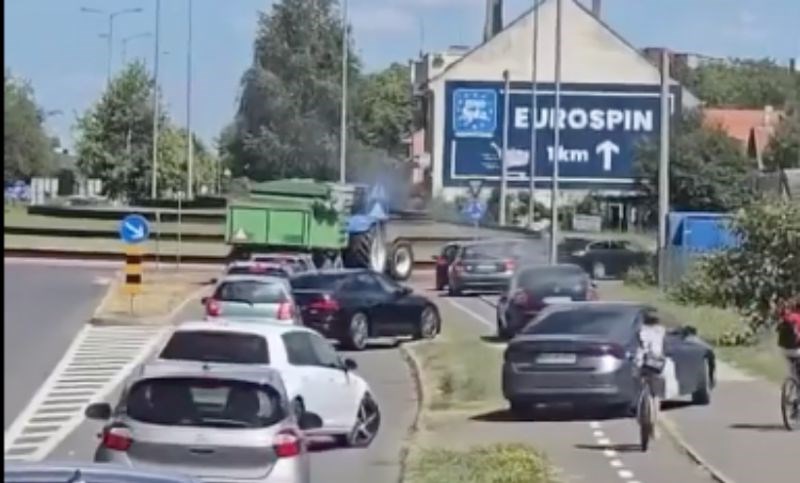 Bizarna snimka iz Slavonije, pogledajte zašto su svi vozači skrenuli na biciklističku stazu