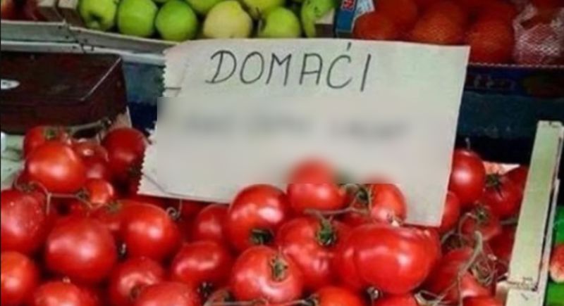 Gospođa na štandu je otkrila sasvim novu razinu marketinga, morate vidjeti kako je opisala rajčice