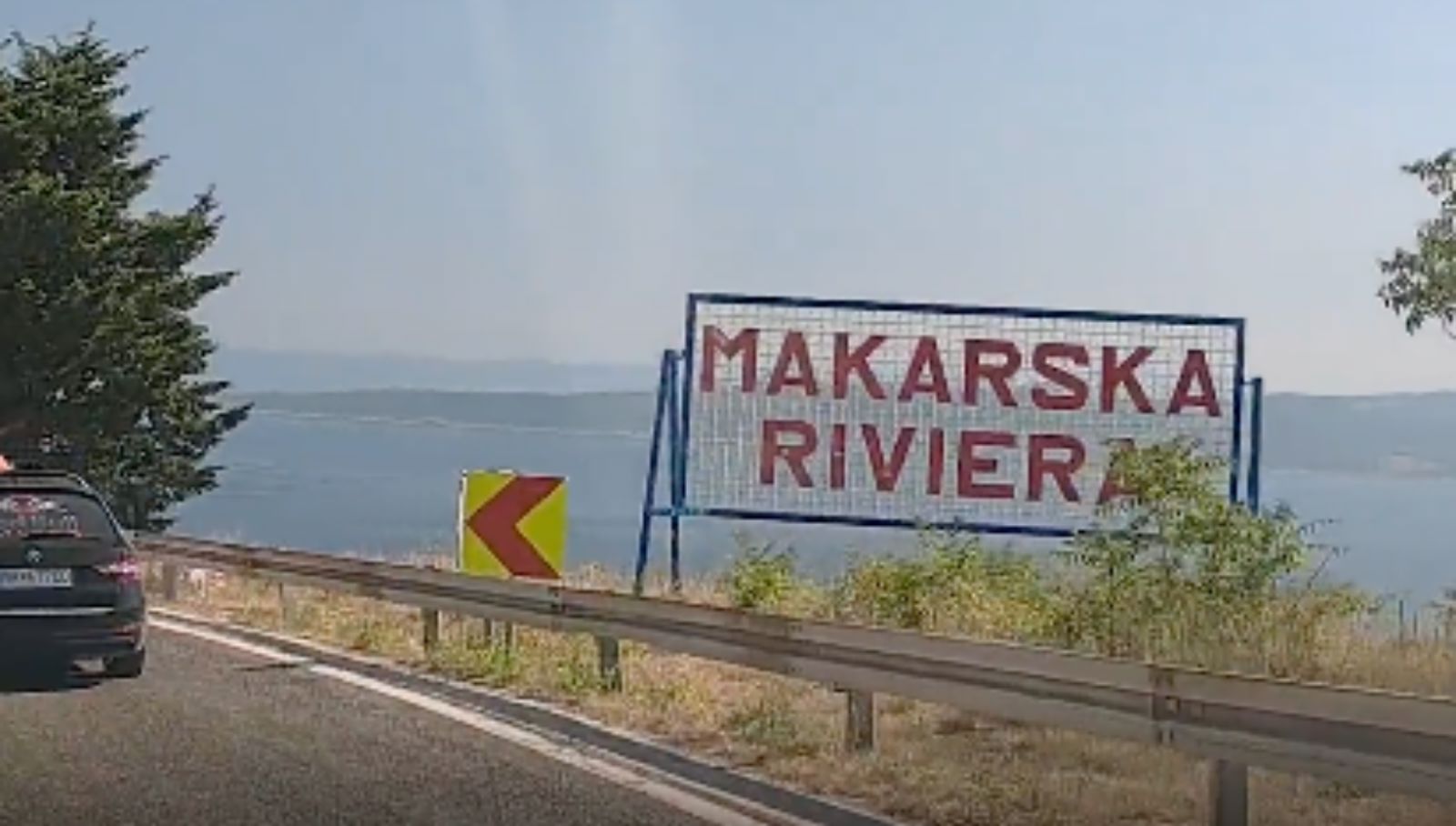 Bizarna snimka iz Makarske širi se internetom. Nevjerojatno što su ovi roditelji dozvolili djeci