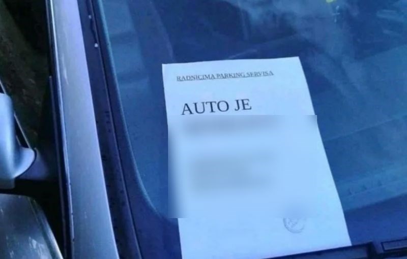 Parkirao je gdje ne smije i ostavio poruku pauk službi. Već danima ga nitko ne dira