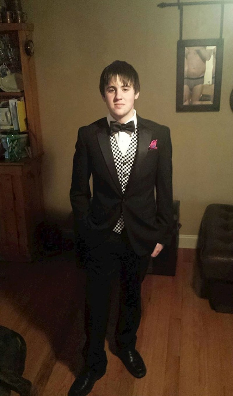 Tata ga je uslikao prije maturalne