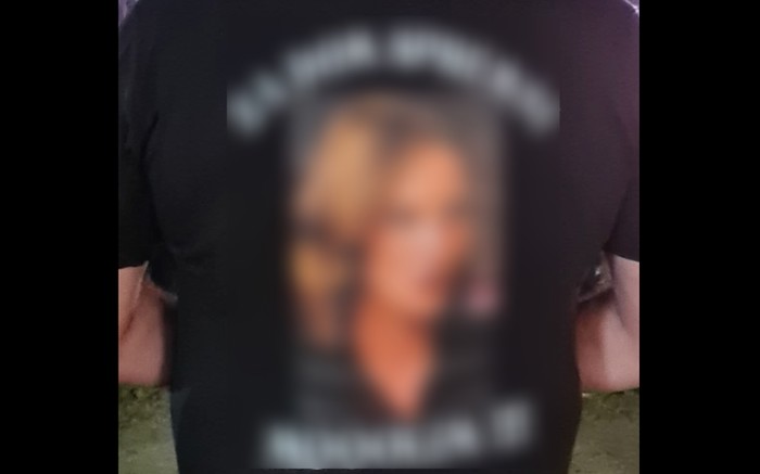 Tip je na Thompsonovom koncertu obukao stvarno nevjerojatnu majicu, pogledajte u čemu se pojavio