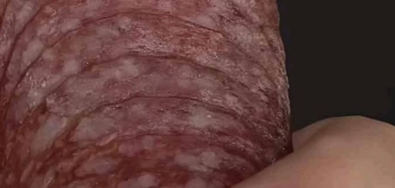 Djevojka mu je otišla uraditi nove nokte, morao je slikati to remek djelo kad se vratila