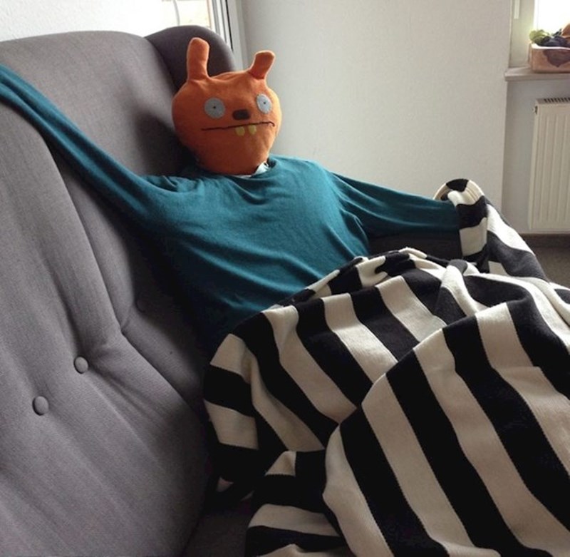 Suprug se žurio pa me zamolio da mu pripremim majicu za obući pa sam to i napravila