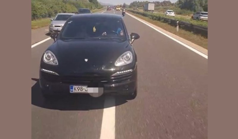 Danas svi pričaju o turistu iz BiH i potezu kojeg je izveo na autocesti. Srećom, sve je snimljeno