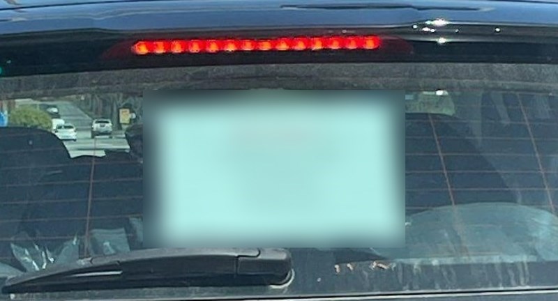 Splićanin je tek položio i oduševio sve porukom koju je zalijepio na auto, ovo je hit!