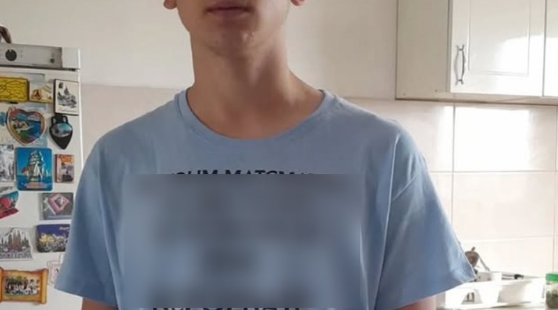 Klinac se na posljednji dan škole pojavio s ovom majicom, mama mu je ostala u šoku!
