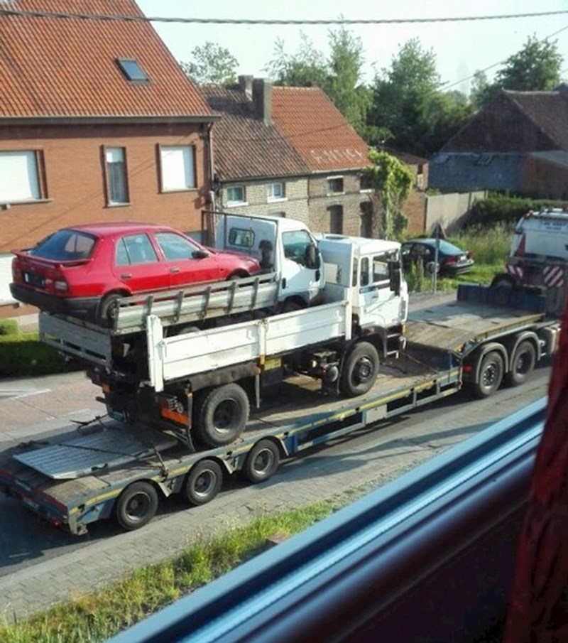 Što se ovdje događa?