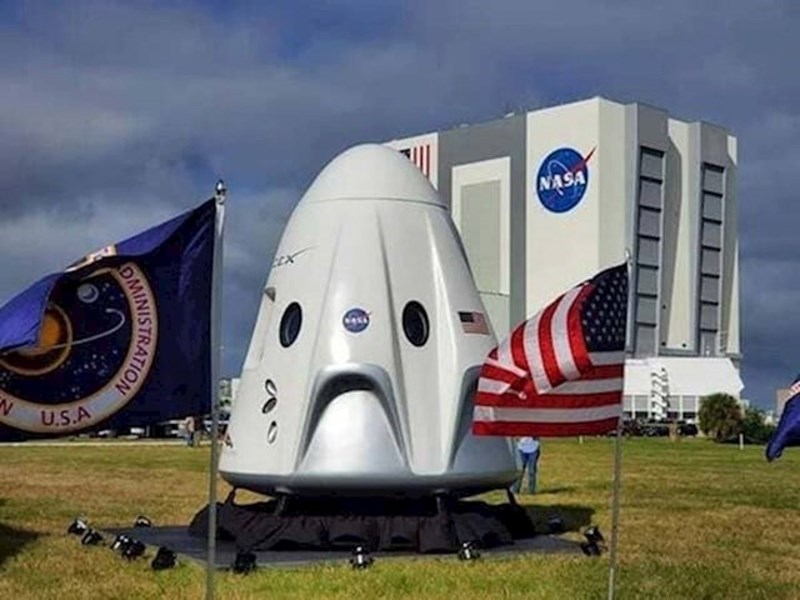 Raketa izgleda kao da je tužna što ide na Mjesec