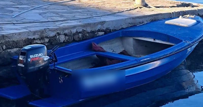 Fejsom se širi fotka broda iz Dalmacije, ljudi ne kuže čemu ovo ime