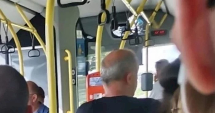Internet ratuje zbog natpisa na majici tipa iz Beograda: Jednima je urnebesan, drugima vulgaran