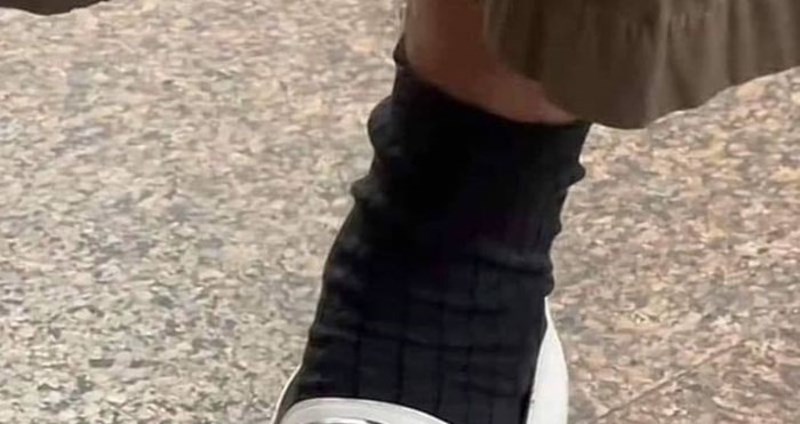 Na svadbi je sreo vlasnika najružnijih cipela na Zemlji, teško je opisati riječima što lik nosi