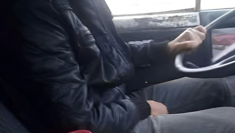 Nije imao držač za čaše u automobilu, ljudi ne vjeruju na koji način se snašao