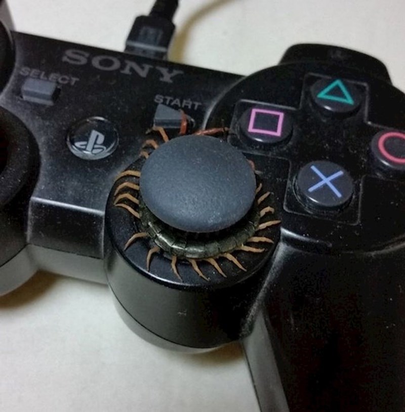 Došao je igrati Playstation kod prijatelja