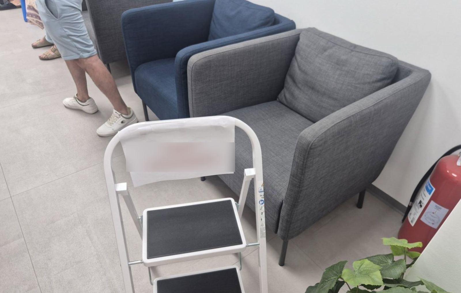 Apsurdna scena iz jedne čekaonice postala hit na društvenim mrežama, morate vidjeti ovaj natpis!