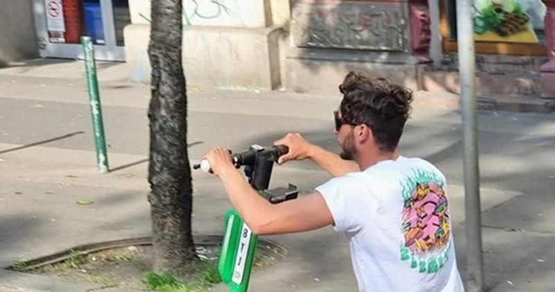 Prizor iz Mađarske nasmijao cijelu regiju, pogledajte na čemu sjedi ovaj tip dok vozi el. romobil