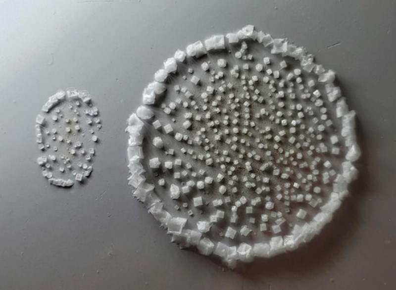 Kap slane vode kristalizirala se preko noći