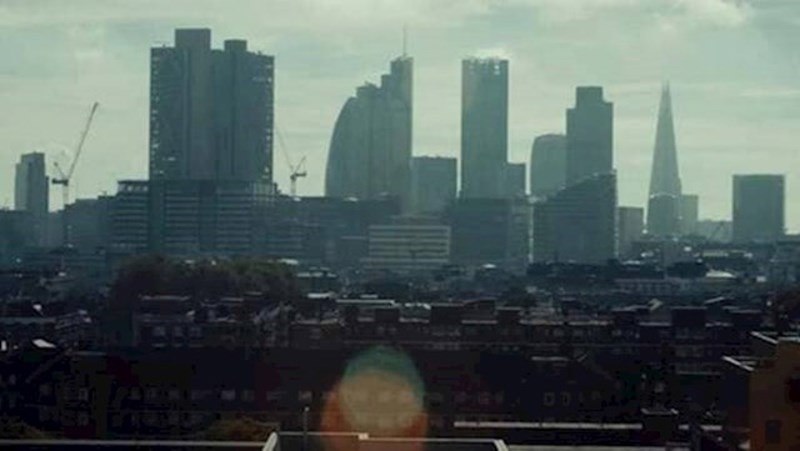 Odraz na zrcalu izgleda kao Cartman iz South Parka