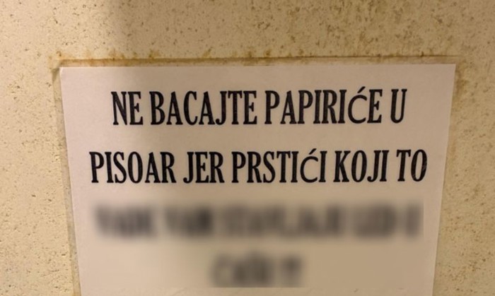 Vlasnik kafića jednom rečenicom riješio problem s papirom u pisoaru, pogledajte što je napisao