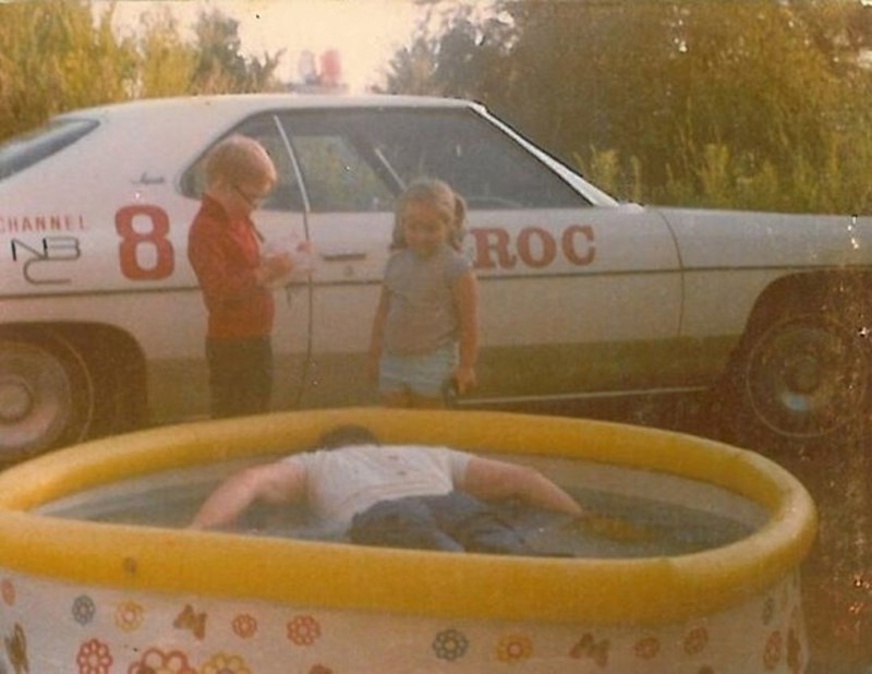 "Ovo je fotografija moje sestre (ubojice), mog brata (novinara) i mog tate (žrtve)."