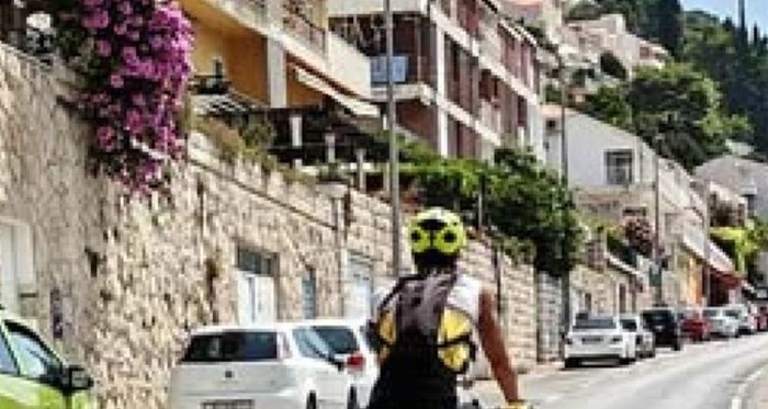 Svi u Dubrovniku su se okretali za ovom biciklisticom, odmah će vam biti jasno zašto