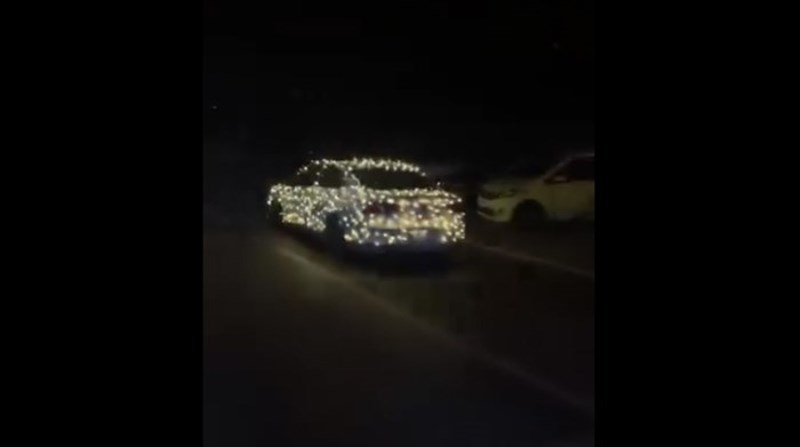 Mnogi ljudi za Božić okite kuću, ali ovaj Splićanin otišao je korak dalje. Ovo morate vidjeti